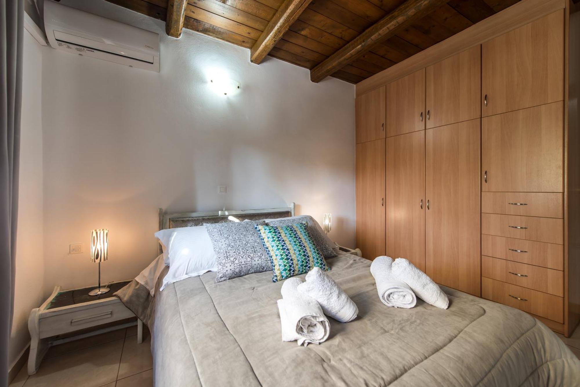 Xigia Beach Residence Villas Orthoniai Room photo